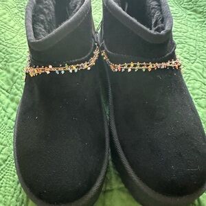 Elegant Black Platform Shoes with Colorful Accents